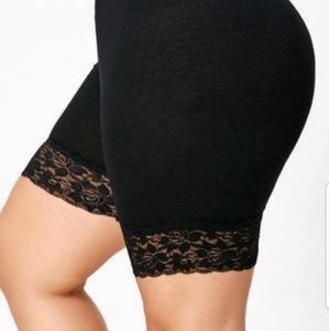 Women's short lace leggings